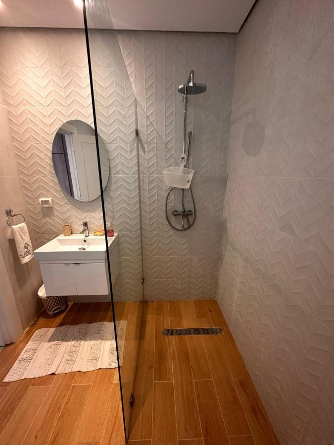 App Avec Jardin Dans Un Hotel แกมมาร์ท ภายนอก รูปภาพ